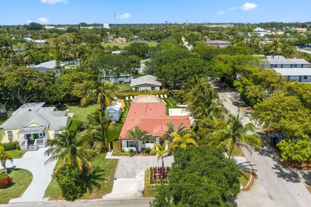 275 NE 16th Street Delray Beach FL 33444