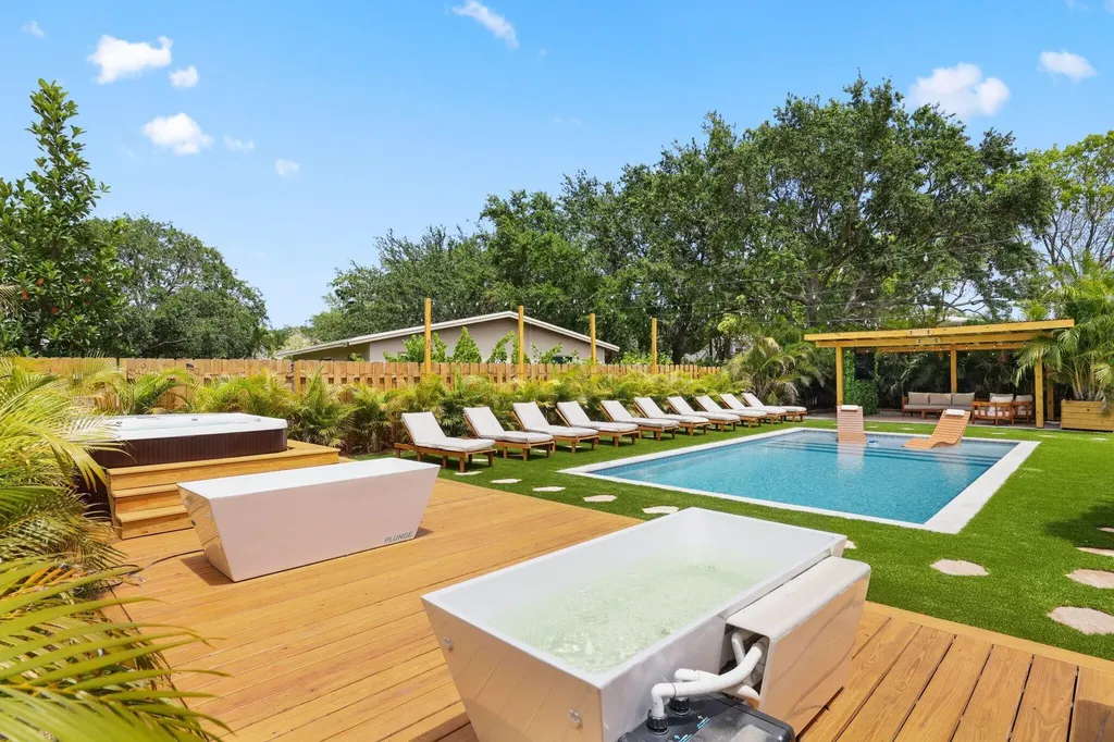 275 NE 16th Street Delray Beach FL 33444