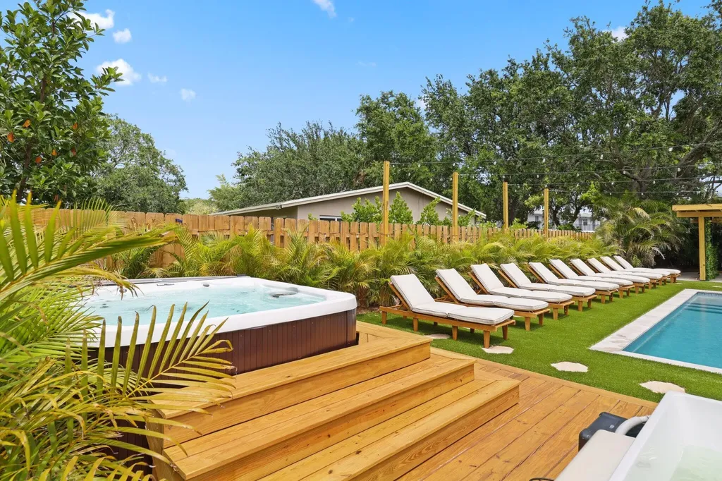 275 NE 16th Street Delray Beach FL 33444