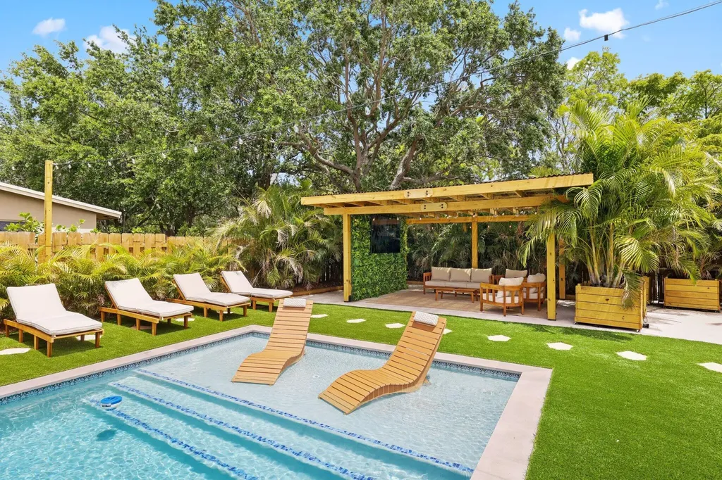 275 NE 16th Street Delray Beach FL 33444