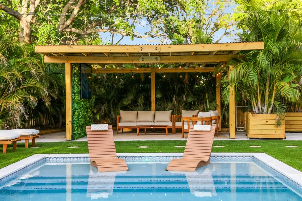 275 NE 16th Street Delray Beach FL 33444