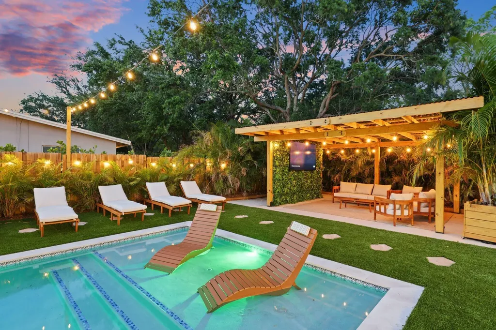 275 NE 16th Street Delray Beach FL 33444