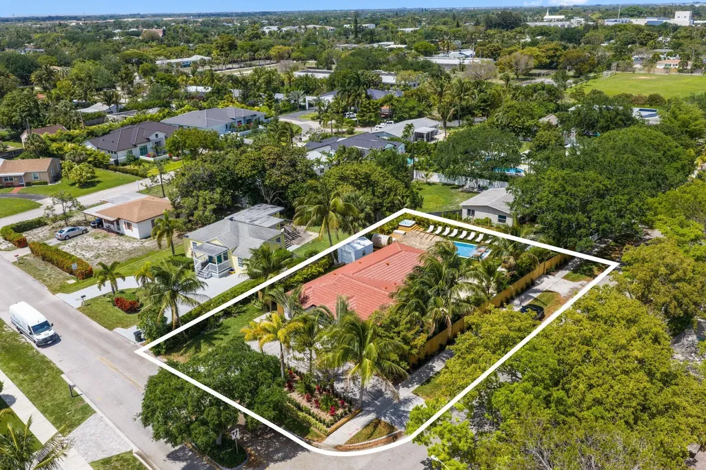 275 NE 16th Street Delray Beach FL 33444