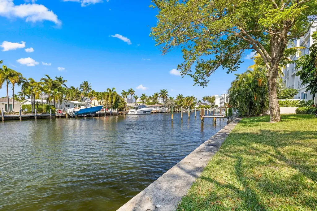 2701 NE 1st Street Pompano Beach FL 33062