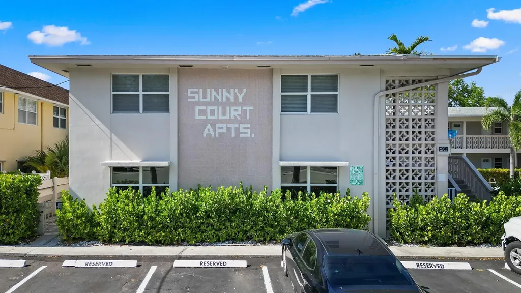 2701 NE 1st Street Pompano Beach FL 33062