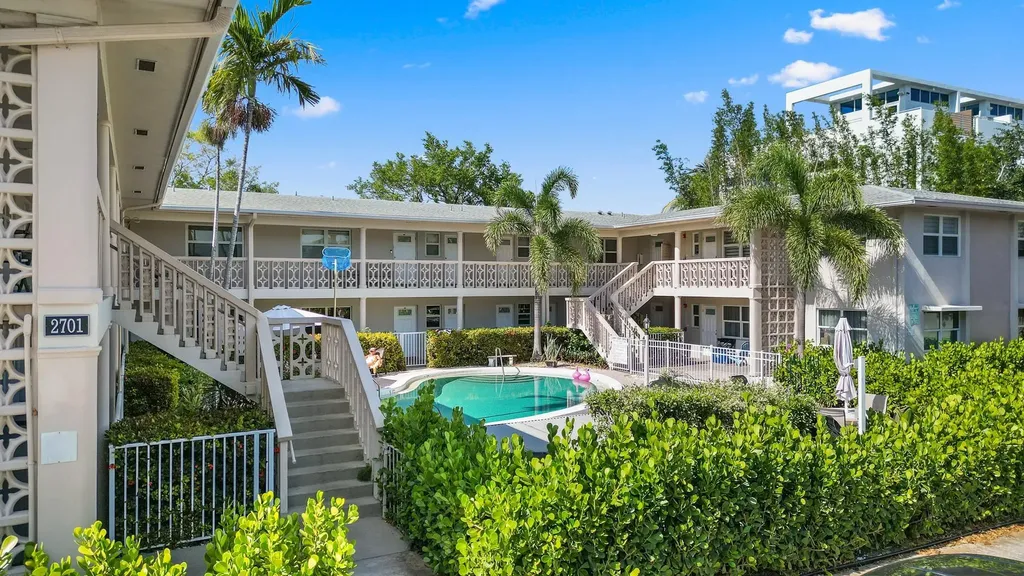 2701 NE 1st Street Pompano Beach FL 33062