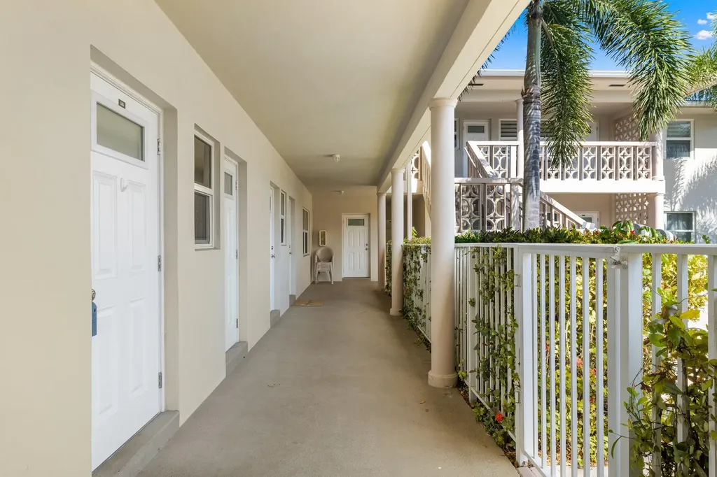 2701 NE 1st Street Pompano Beach FL 33062