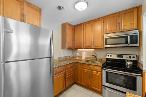 2701 NE 1st Street Pompano Beach FL 33062