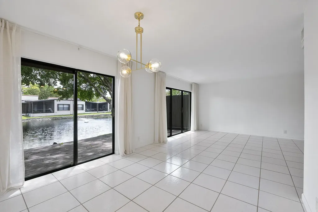 9717 N New River Canal Road Plantation FL 33324
