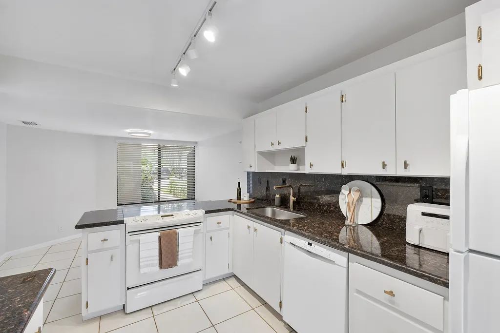 9717 N New River Canal Road Plantation FL 33324