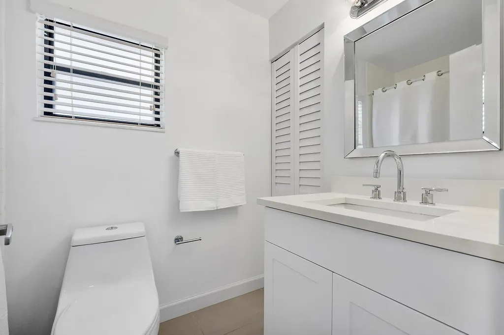 9717 N New River Canal Road Plantation FL 33324