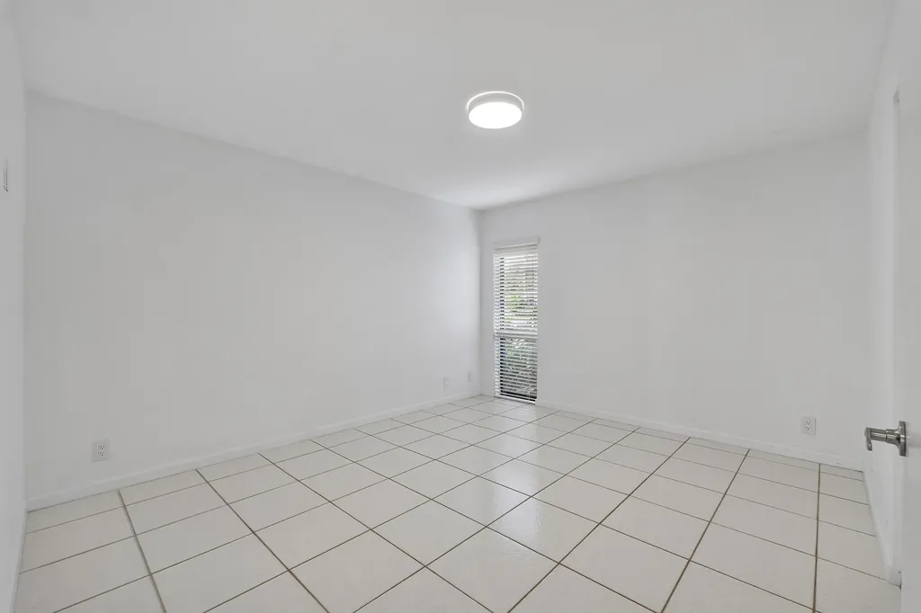 9717 N New River Canal Road Plantation FL 33324