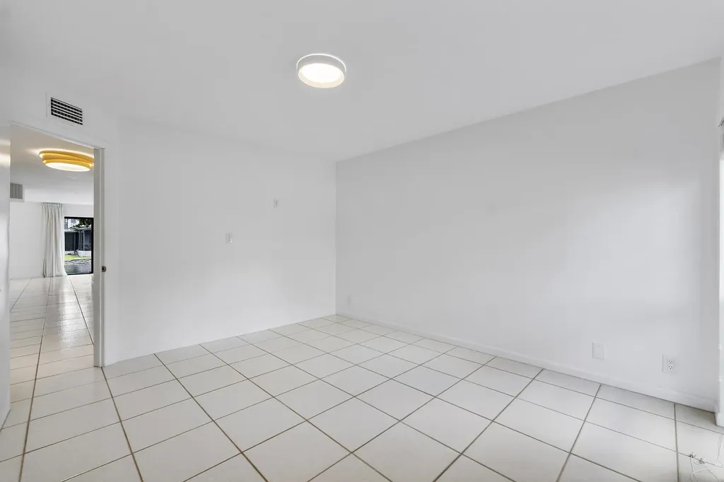 9717 N New River Canal Road Plantation FL 33324