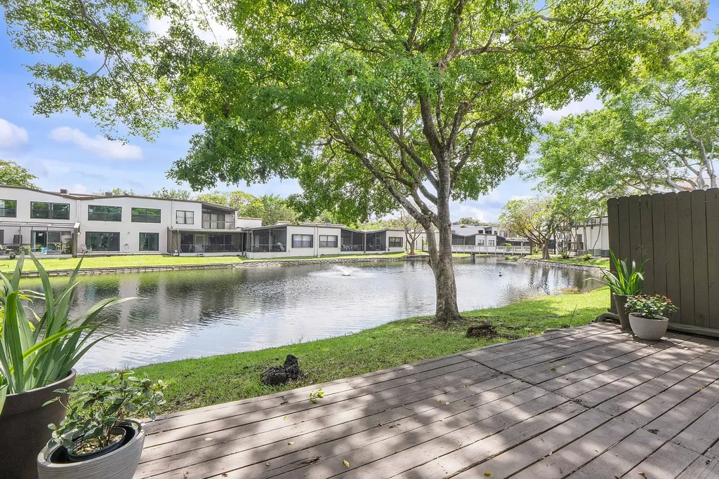 9717 N New River Canal Road Plantation FL 33324