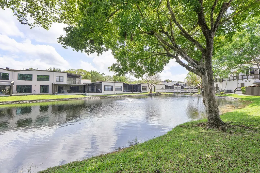 9717 N New River Canal Road Plantation FL 33324