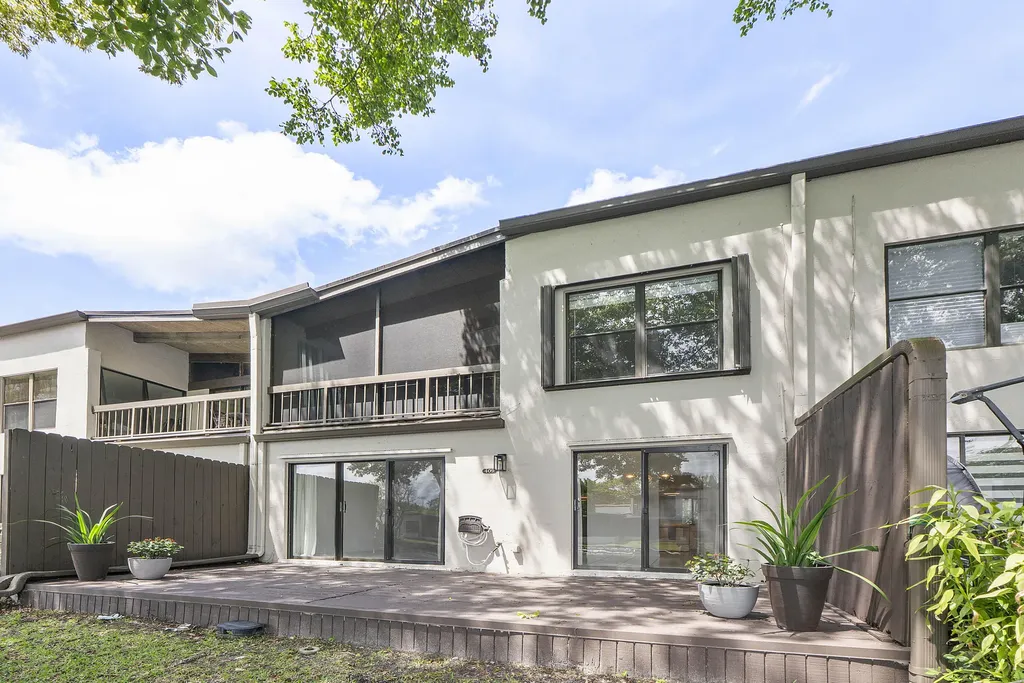 9717 N New River Canal Road Plantation FL 33324