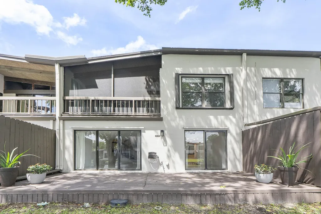 9717 N New River Canal Road Plantation FL 33324