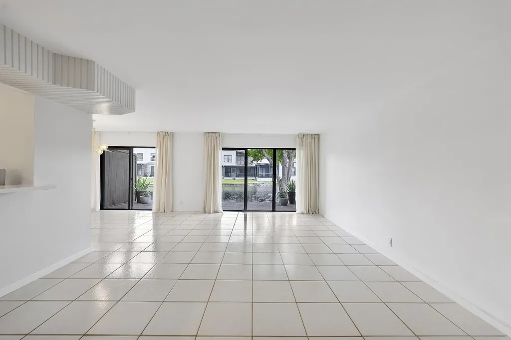 9717 N New River Canal Road Plantation FL 33324