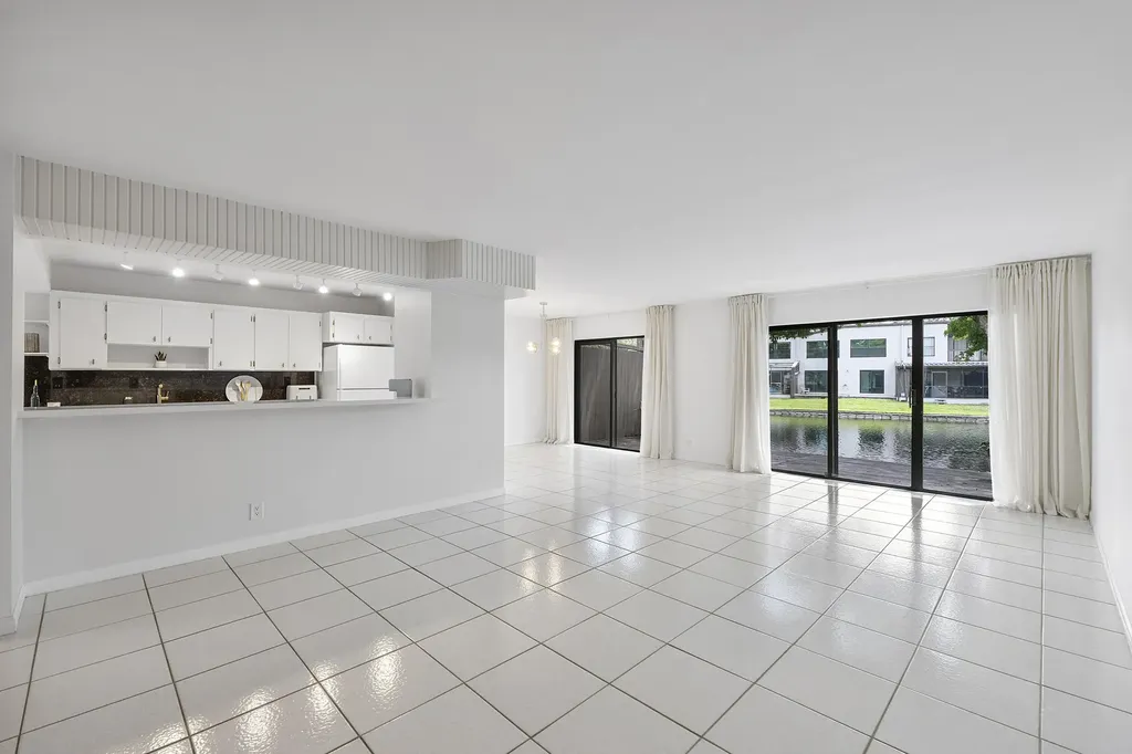 9717 N New River Canal Road Plantation FL 33324