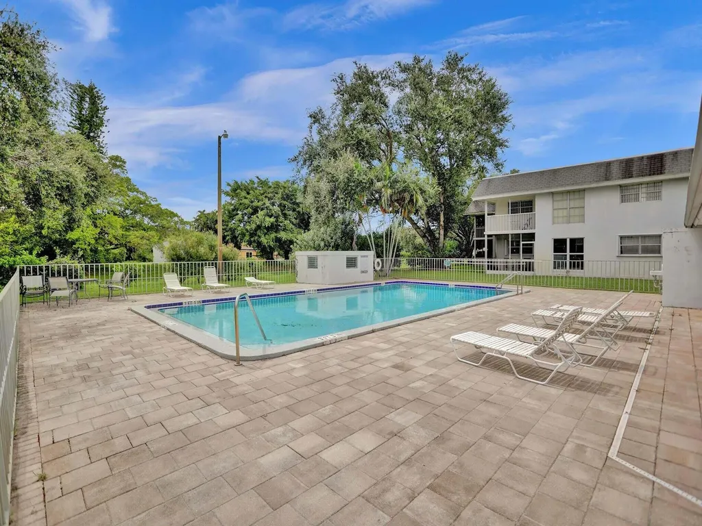 10193 N Military Trail Palm Beach Gardens FL 33410