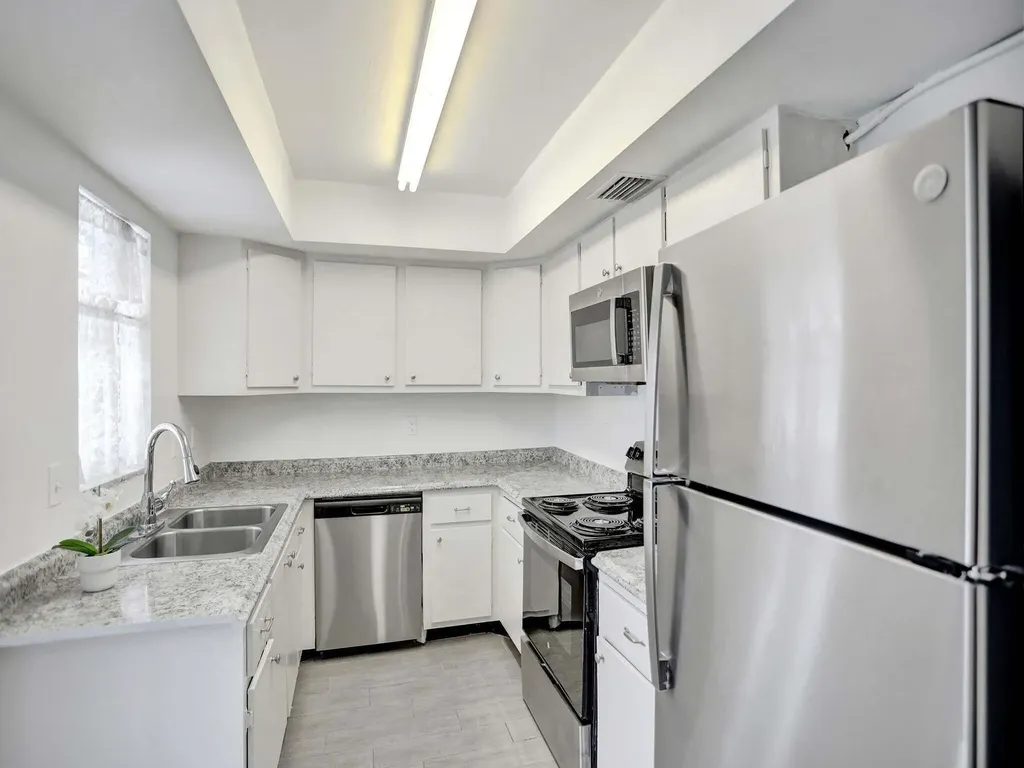 10193 N Military Trail Palm Beach Gardens FL 33410