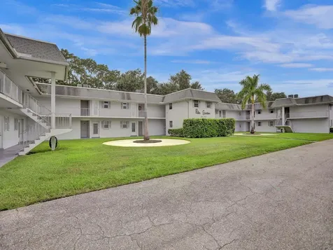 10193 N Military Trail Palm Beach Gardens FL 33410