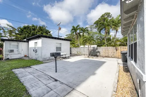 412 SE 17th Street Fort Lauderdale FL 33316