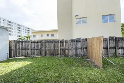 412 SE 17th Street Fort Lauderdale FL 33316