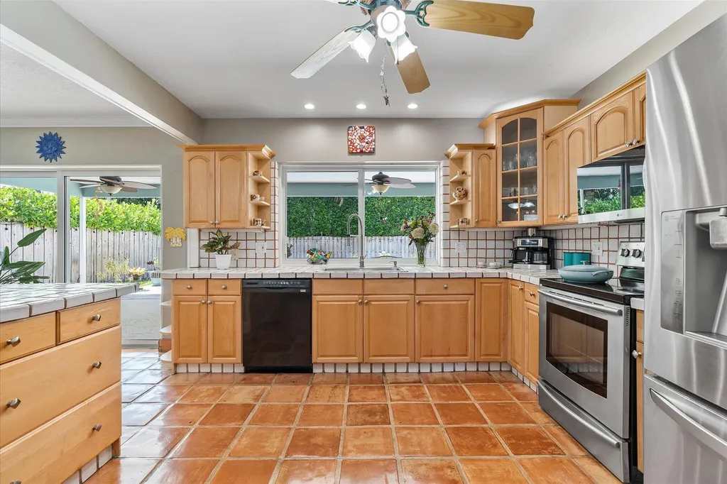 5101 N 36th Court Hollywood FL 33021