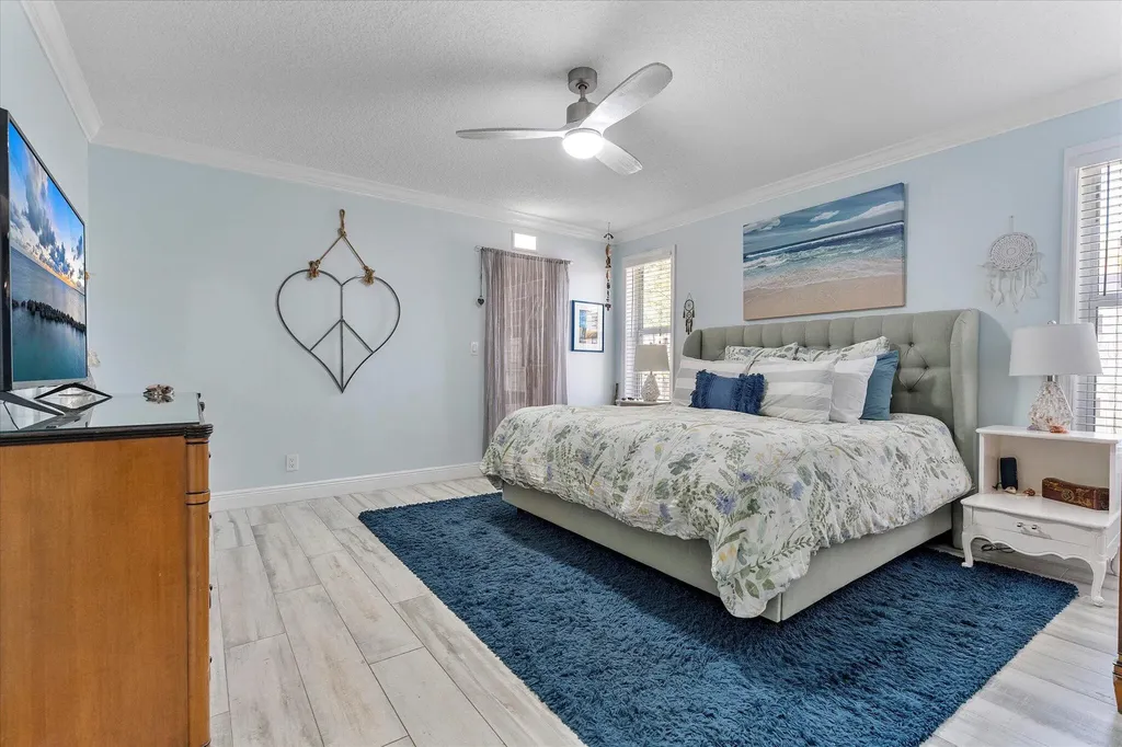 5101 N 36th Court Hollywood FL 33021