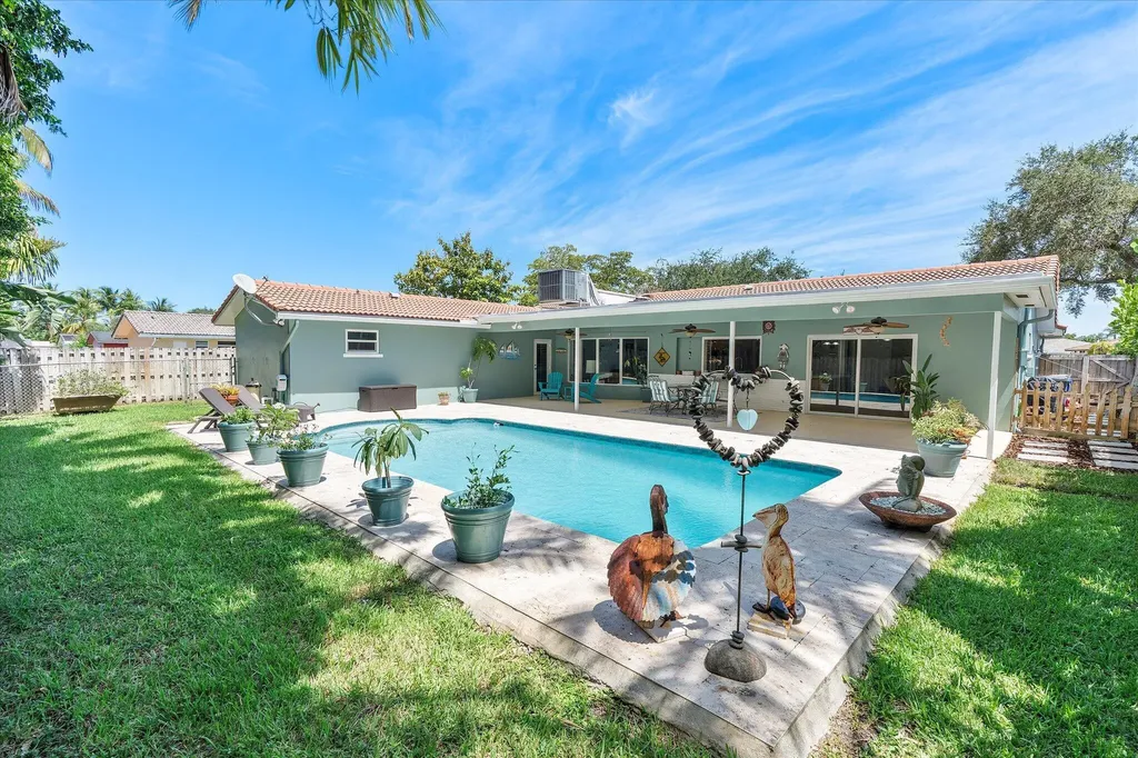 5101 N 36th Court Hollywood FL 33021