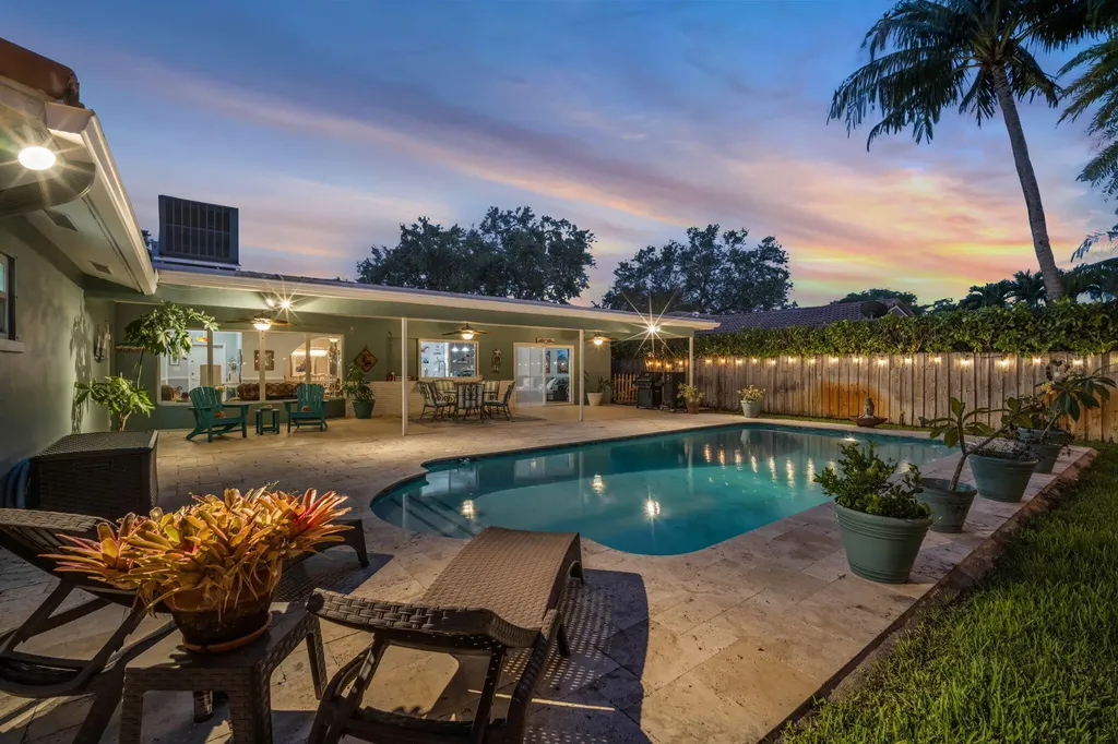 5101 N 36th Court Hollywood FL 33021