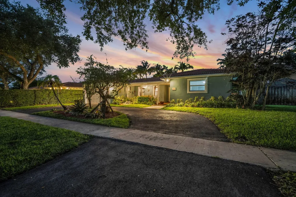 5101 N 36th Court Hollywood FL 33021