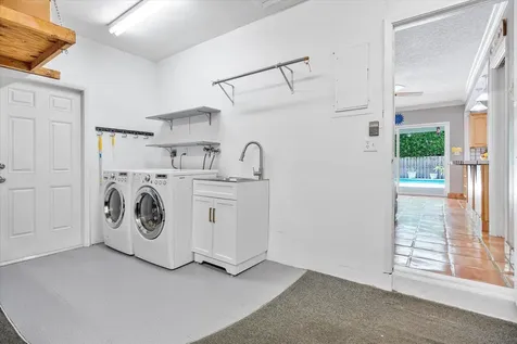 5101 N 36th Court Hollywood FL 33021