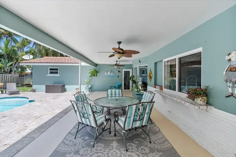 5101 N 36th Court Hollywood FL 33021
