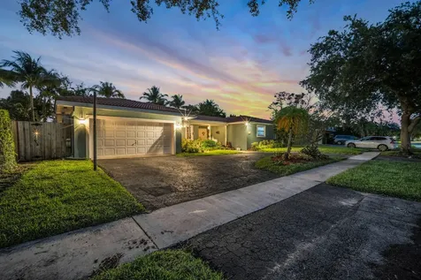 5101 N 36th Court Hollywood FL 33021