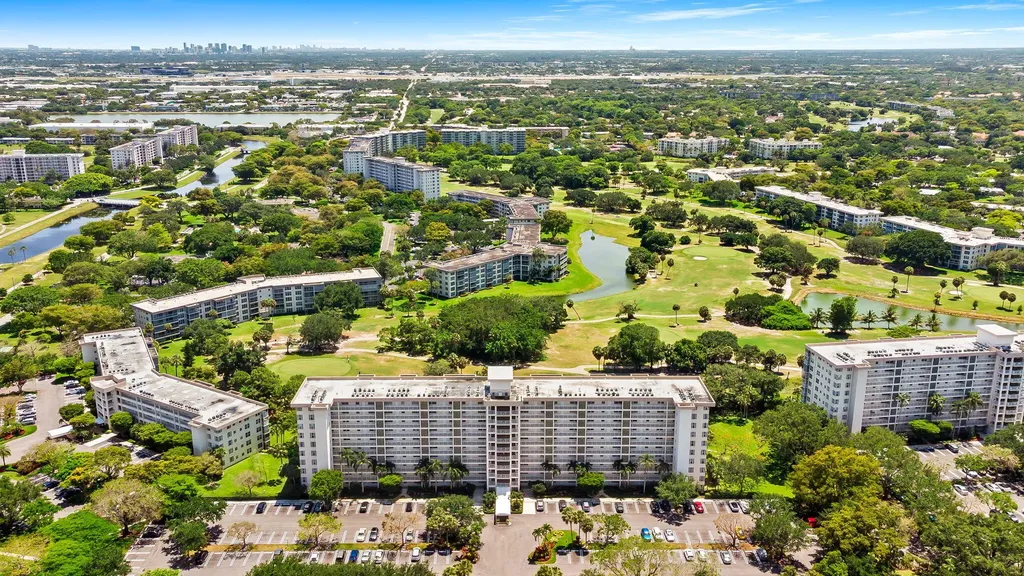 3510 Oaks Way Pompano Beach FL 33069