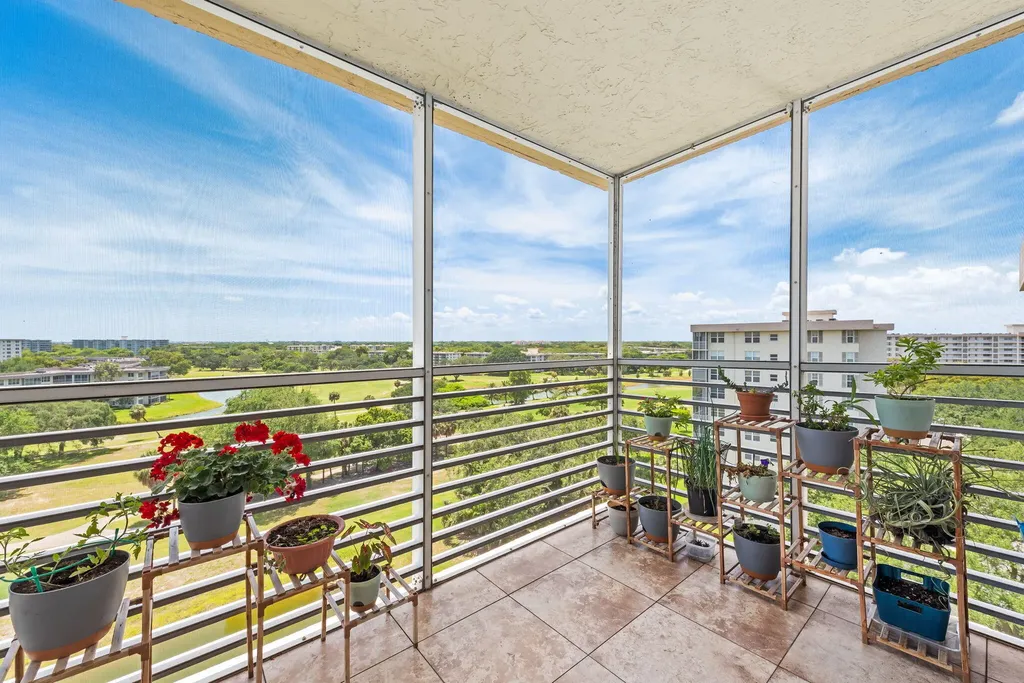 3510 Oaks Way Pompano Beach FL 33069
