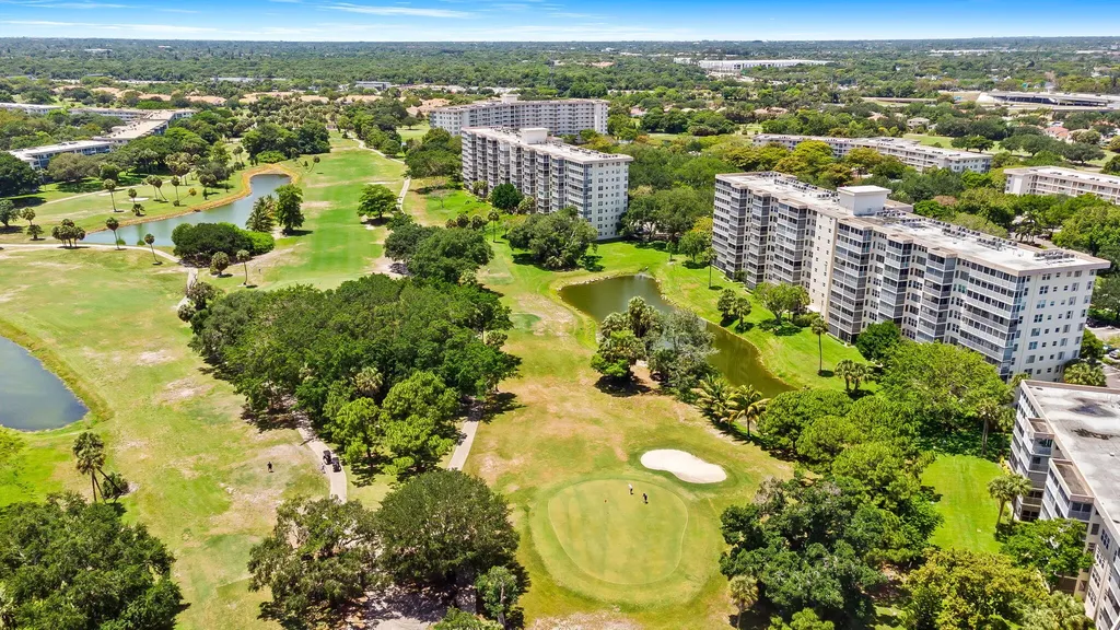 3510 Oaks Way Pompano Beach FL 33069