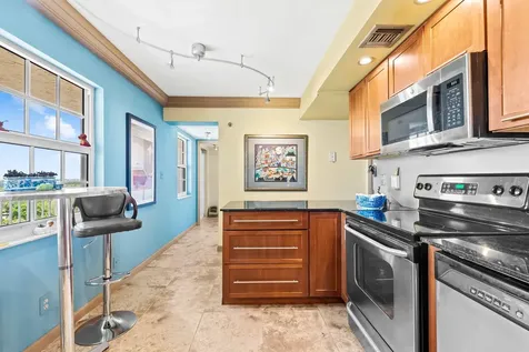 3510 Oaks Way Pompano Beach FL 33069