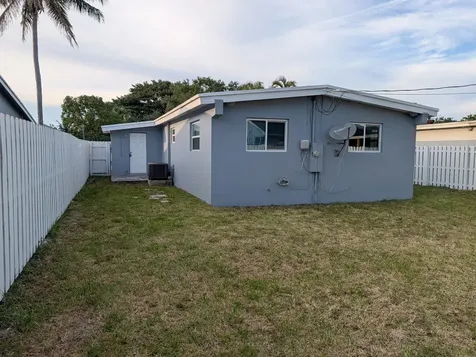 2990 NW 7th Court Fort Lauderdale FL 33311