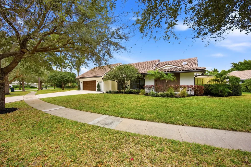 7571 Estrella Circle Boca Raton FL 33433