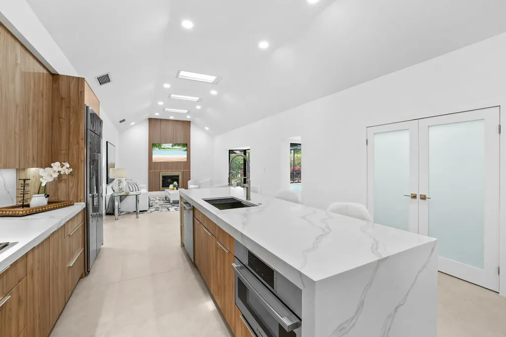 7571 Estrella Circle Boca Raton FL 33433