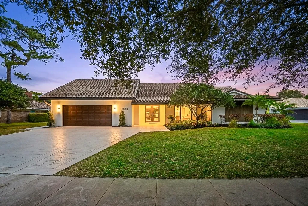 7571 Estrella Circle Boca Raton FL 33433