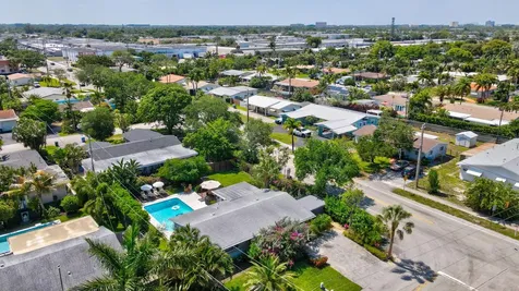 4461 NE 15th Avenue Oakland Park FL 33334