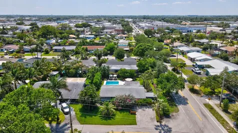 4461 NE 15th Avenue Oakland Park FL 33334