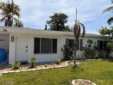 1720 SW 64th Avenue North Lauderdale FL 33068
