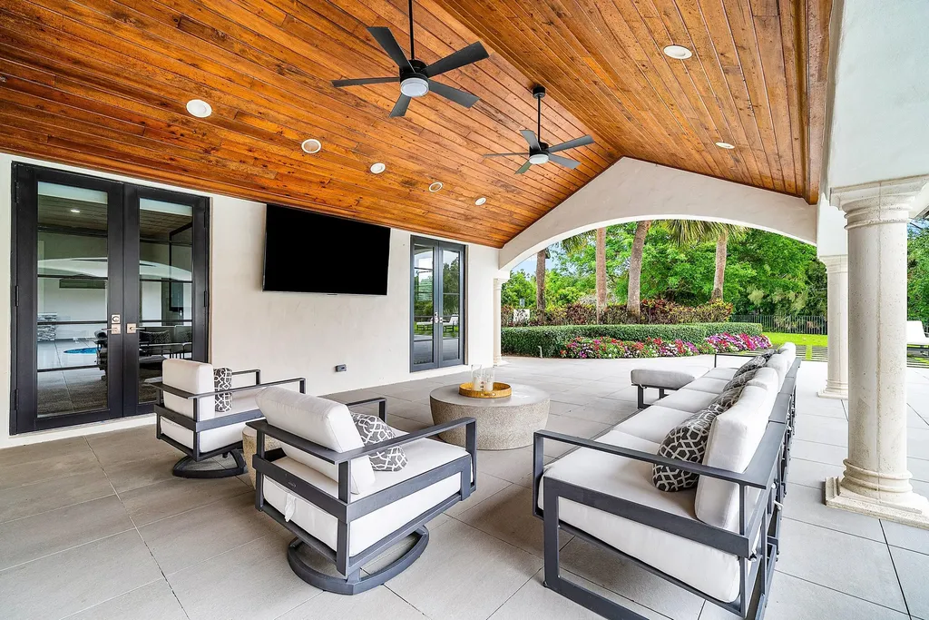 5575 Whirlaway Road Palm Beach Gardens FL 33418