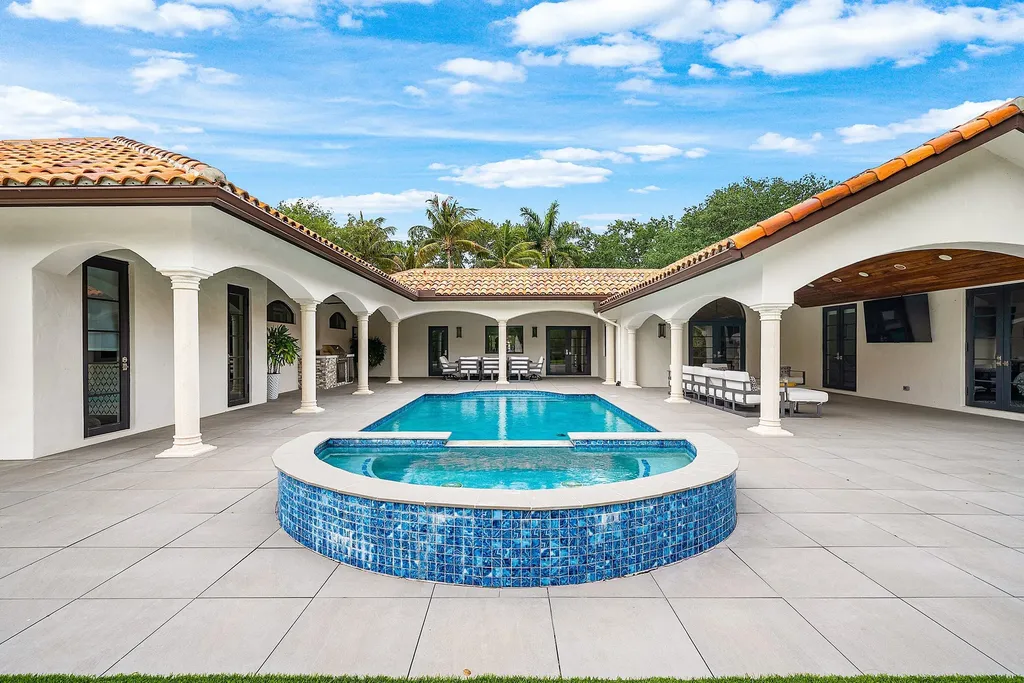 5575 Whirlaway Road Palm Beach Gardens FL 33418
