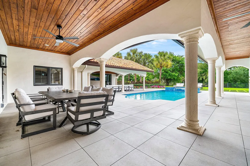 5575 Whirlaway Road Palm Beach Gardens FL 33418